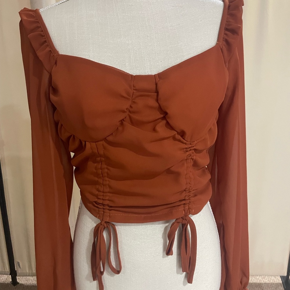 Long sleeve top with zipper back